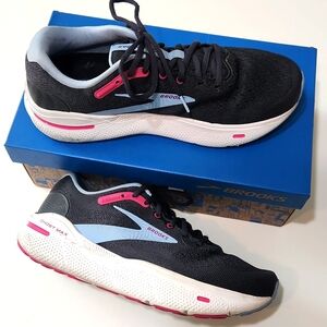 Brooks Women's Athletic Shoes - Black, Pink, and Blue